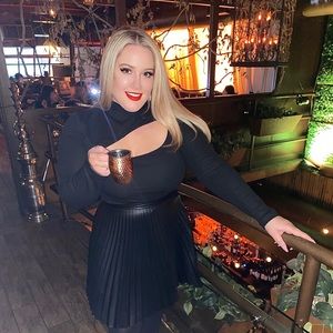 Meet your Posher, Kara